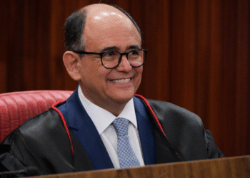 Julgamento de Cláudio Castro no TSE deve voltar somente em 2026 Julgamento de Cláudio Castro no TSE deve voltar somente em 2026