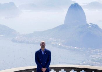 Príncipa William visita Cristo Redentor, recria foto icônica de Lady Di e entrega Prêmio Earthshot