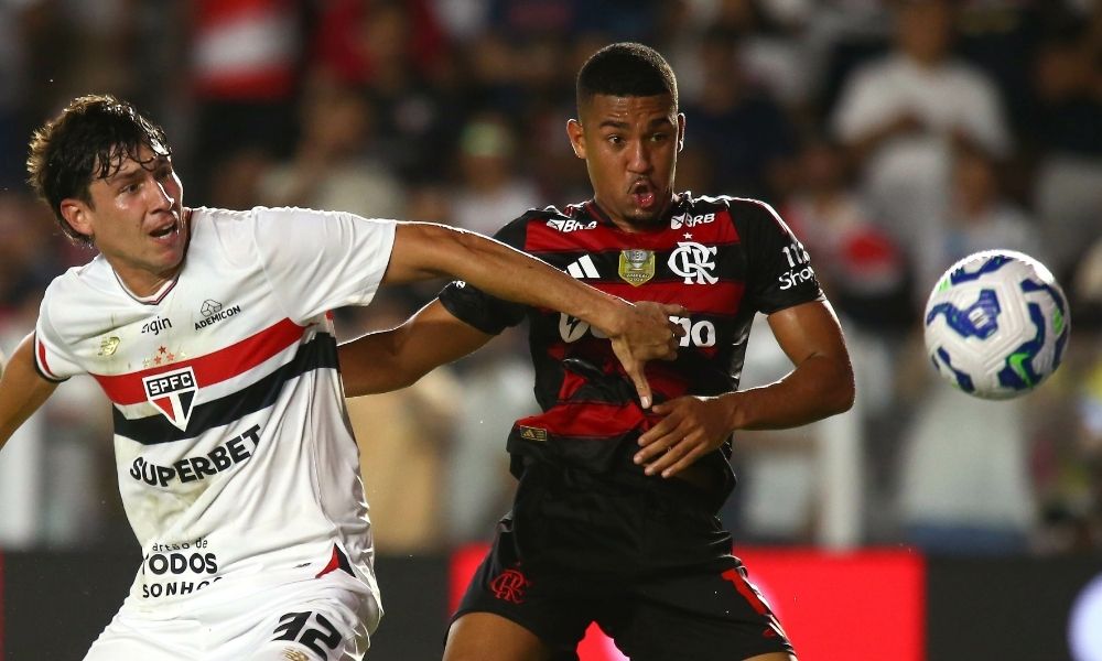 Flamengo fica no empate com São Paulo e perde chance de domir na liderança