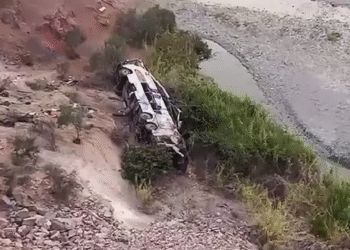 Mais de 30 pessoas morrem em acidente de ônibus no Peru