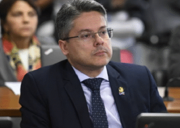 Relator do PL Antifacção no Senado altera texto de Derrite; veja mudanças Alcolumbre anuncia Alessandro Viera como relator do PL Antifacção