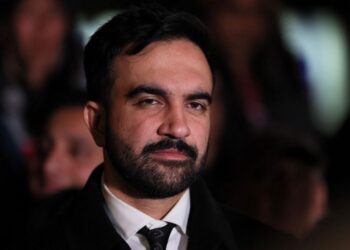 Quem é Zohran Mamdani, o ‘nepo baby’ que irrita Trump e é favorito em NY Quem é Zohran Mamdani, o ‘nepo baby’ que irrita Trump e é favorito em NY