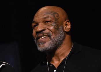 Mike Tyson anuncia África como local para a luta de exibição com Floyd Mayweather em março O ex-lutador Mike Tyson