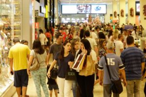 Vendas no Natal devem movimentar R$ 85 bi na economia brasileira, mostra pesquisa