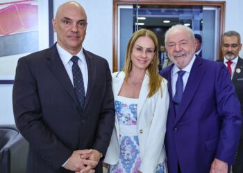 Lula diz que deu queda de Magnitsky de ‘presente’ a Moraes Lula diz que deu queda de Magnitsky de ‘presente’ a Moraes