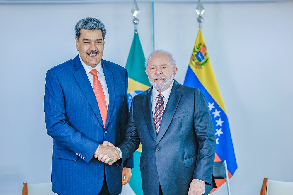 Lula tem conversa secreta com Maduro e fala sobre a paz na América do Sul