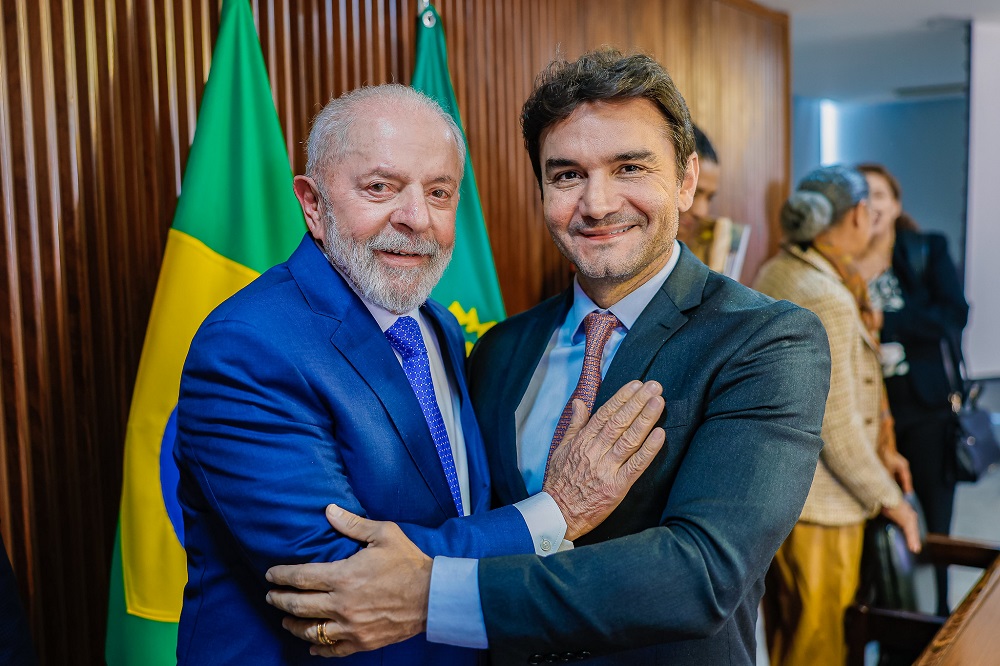 Ex-ministro de Lula, Celso Sabino anuncia que disputará vaga no Senado em 2026