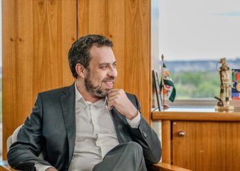 Boulos critica pauta da anistia e acusa Motta de ‘colocar a Câmara de costas para o povo’ Boulos critica pauta da anistia e acusa Motta de ‘colocar a Câmara de costas para o povo’