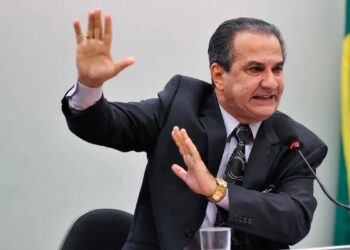 Malafaia critica reação da direita à suspensão da Magnitsky Ícone de Busca