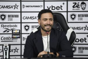 Botafogo anuncia saída do técnico Davide Ancelotti