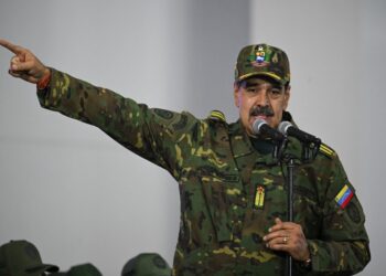 Venezuela recruta mais 5.600 soldados diante das ‘ameaças’ dos EUA Venezuela chama declaração de Trump sobre seu espaço aéreo de ‘ameaça colonialista’