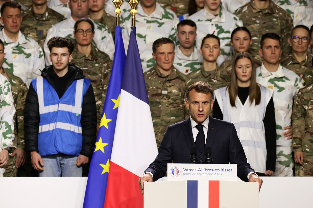 França anuncia serviço militar voluntário em meio a tensões crescentes com Rússia