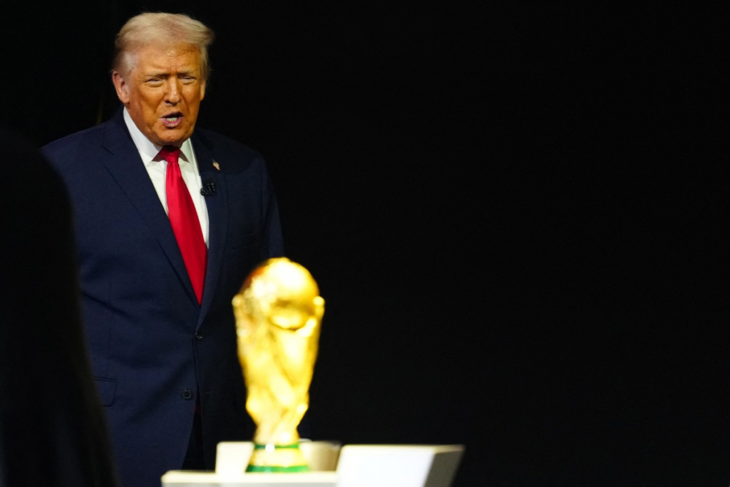 Trump diz no sorteio da Copa que ‘soccer’ é o verdadeiro futebol: ‘Precisamos arrumar outro nome’