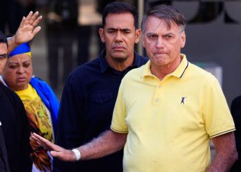 Moraes autoriza Bolsonaro a depor em caso de cofres na Alvorada Moraes autoriza Bolsonaro a depor em caso de cofres na Alvorada