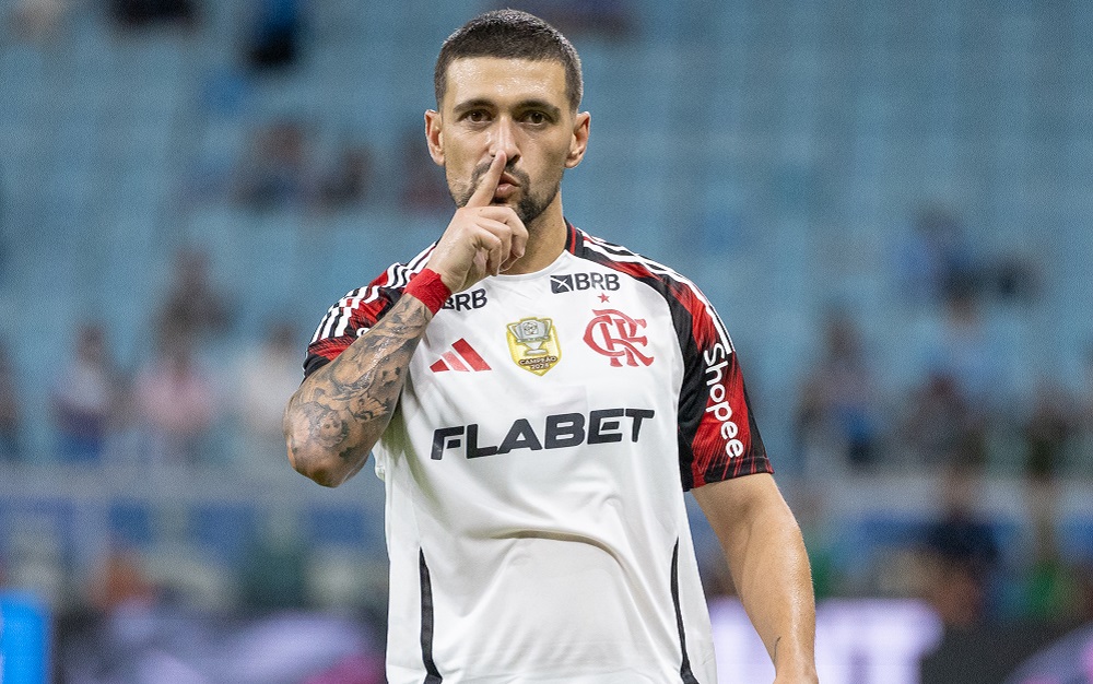 Flamengo tem noite inspirada de Arrascaeta e avança no Intercontinental