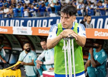 Zagueiro do Cruzeiro está fora de jogo decisivo contra o Corinthians Zagueiro do Cruzeiro está fora de jogo decisivo contra o Corinthians