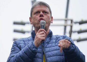 Tarcísio bate na tecla da recessão econômica: ‘Brasil enfrenta crise fiscal contratada’ Tarcísio bate na tecla da recessão econômica: ‘Brasil enfrenta crise fiscal contratada’