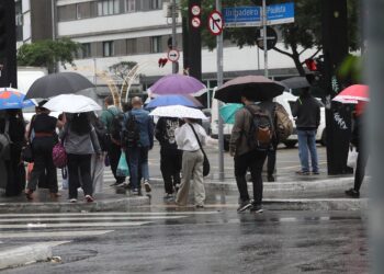 Inmet atualiza alertas climáticos em todo o país; saiba onde vai chover