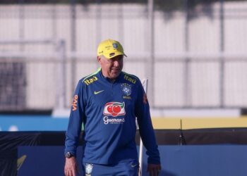 Ancelotti projeta início sólido na Copa 2026 e pede ‘três vitórias’ na fase de grupos