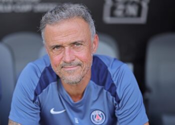 Estilo agressivo do Flamengo preocupa técnico do Paris Saint-Germain: ‘Não estamos acostumados’