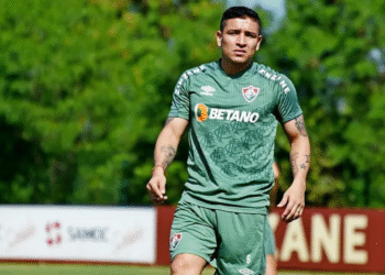 Ex-jogador do Fluminense é assassinado a tiros no Equador Ex-jogador do Fluminense é assassinado a tiros no Equador