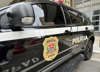 Homem é preso após jogar companheira do 10º andar em São Paulo Homem é preso após jogar companheira do 10º andar em São Paulo