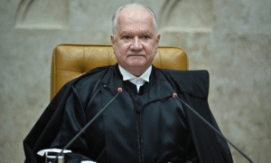 Fachin celebra fim da Magnitsky contra Moraes e promete diálogo sobre Código de Conduta