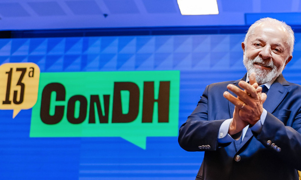 Lula exalta economia e afirma que taxação dos ricos compensará isenção do IR