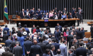 Entenda o texto aprovado na Câmara que reduz pena dos atos de 8 de Janeiro e de Bolsonaro