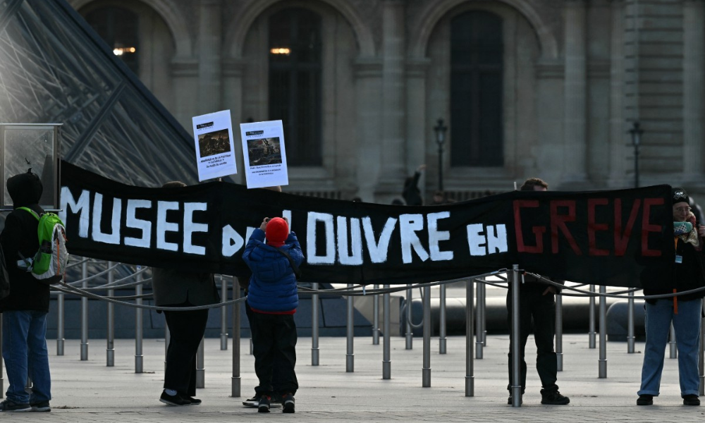 Greve de funcionários fecha o Museu do Louvre nesta segunda-feira