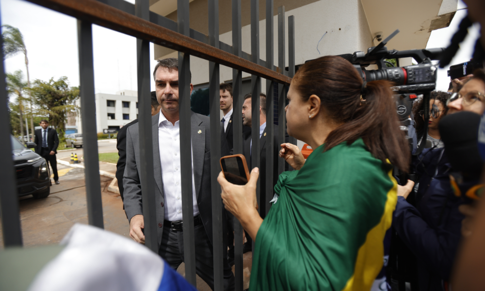 Flávio diz que Bolsonaro agradeceu a Tarcísio e nega atrito com Michelle