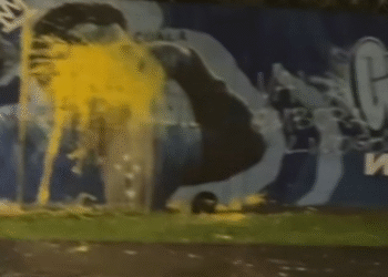 Imagem de Gabigol no CT do Cruzeiro é vandalizada após eliminação na Copa do Brasil Imagem de Gabigol no CT do Cruzeiro é vandalizada após eliminação na Copa do Brasil