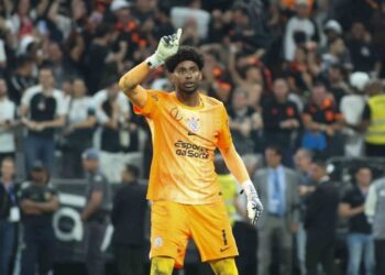 Hugo brilha nos pênaltis e leva Corinthians à final da Copa do Brasil Hugo brilha nos pênaltis e leva Corinthians à final da Copa do Brasil