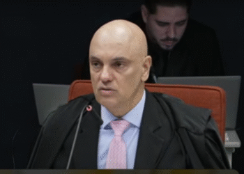 Moraes vota para tornar réus homens suspeitos de armar bomba no Aeroporto de Brasília Moraes vota para tornar réus homens suspeitos de armar bomba no Aeroporto de Brasília