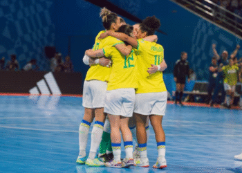 Brasil vence Portugal por 3 a 0 e leva a primeira Copa do Mundo feminina de futsal Brasil vence Portugal por 3 a 0 e leva a primeira Copa do Mundo feminina de futsal