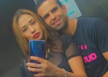 Farmacêutica é morta a facadas pelo ex-marido em Santo André Farmacêutica é morta a facadas pelo ex-marido em Santo André