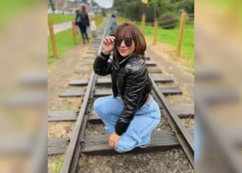 Mulher que teve pernas amputadas após ser atropelada e arrastada passará por nova cirurgia Mulher que foi arrastada por carro e teve pernas amputadas passará por nova cirurgia