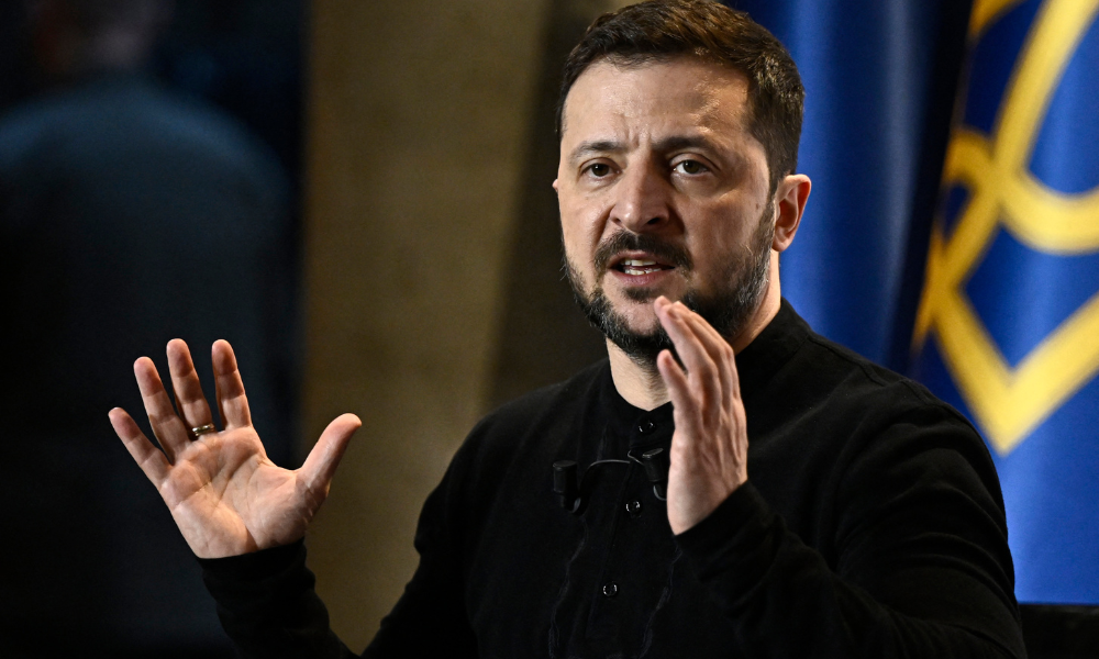 Zelensky fala em ligação ‘construtiva’ com negociadores dos EUA