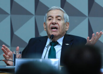 Reserva vê injustiça em prisões de generais; Exército se distancia Ícone de Busca