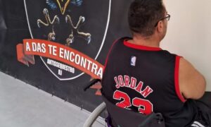 Homem que perseguia Isis Valverde há 20 anos é preso no condomínio da atriz